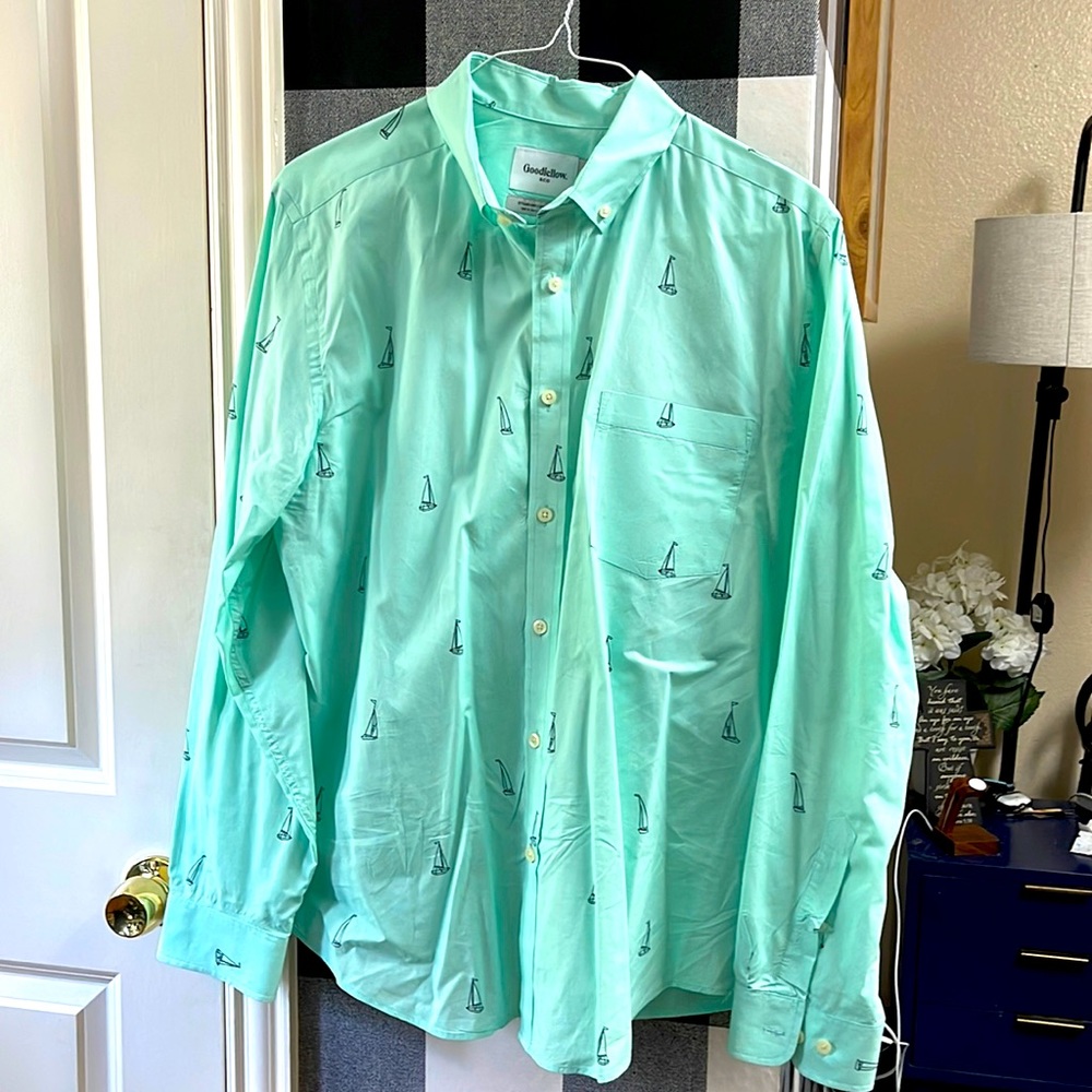 Goodfellow Button down boat shirt Large